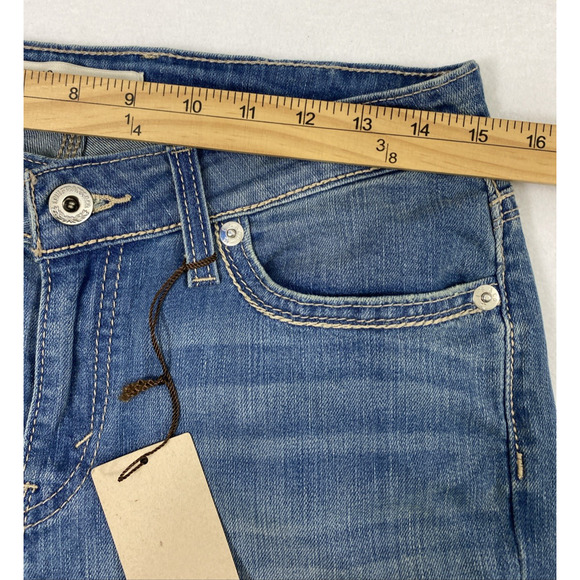 Levis 529 Capri Jeans Womens Size 10 Medium Wash Denim Stretch NWT - Picture 8 of 13